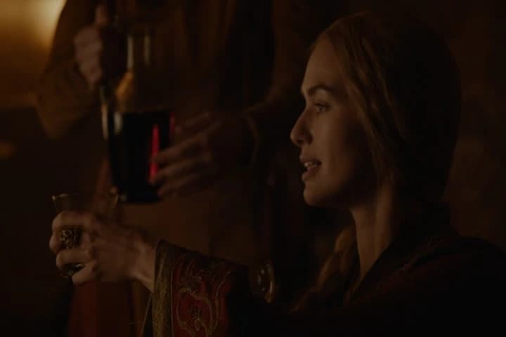 Pour Lady Sansa some wine.